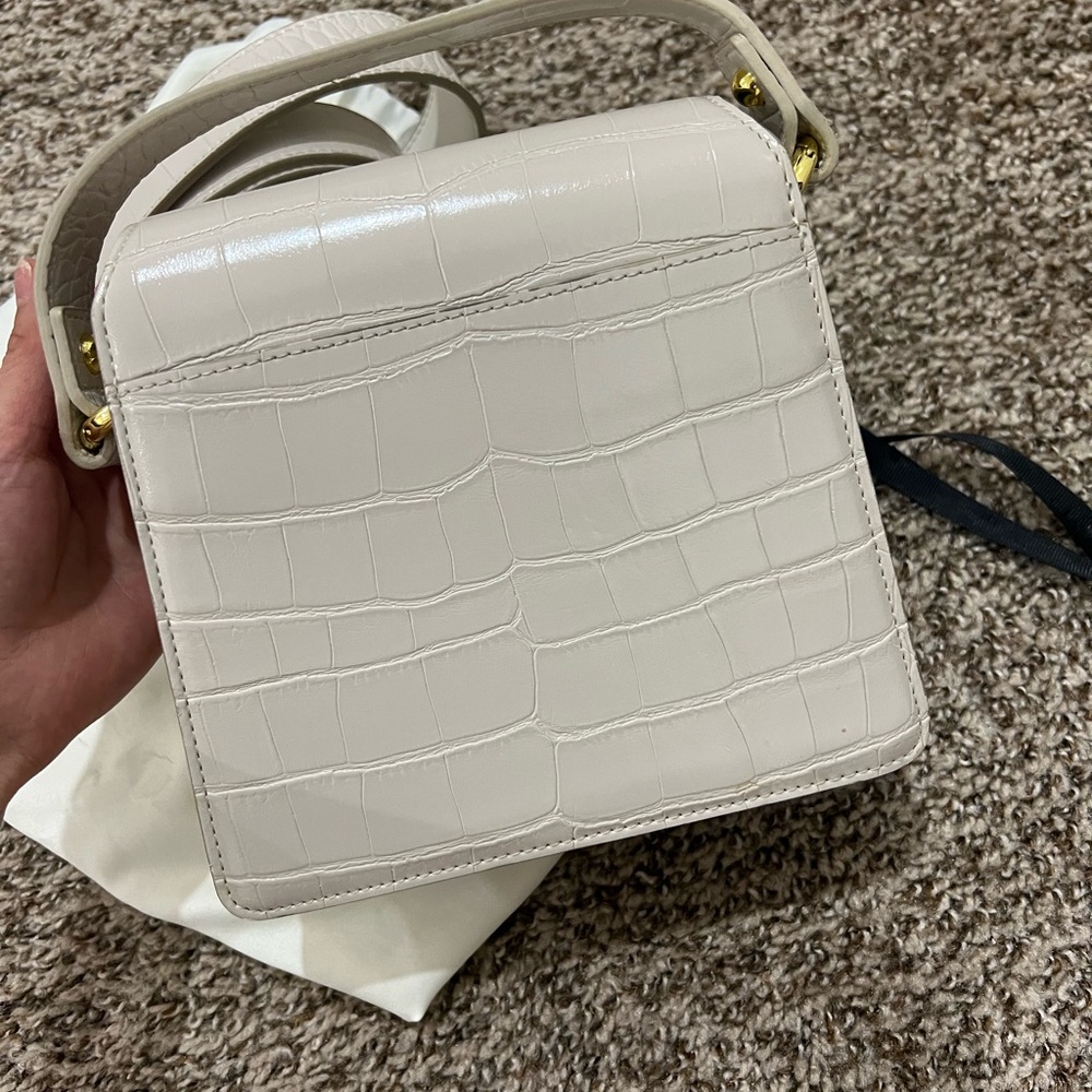 JWPEI Cream Croc-Embossed Bag - Picture 4 of 8